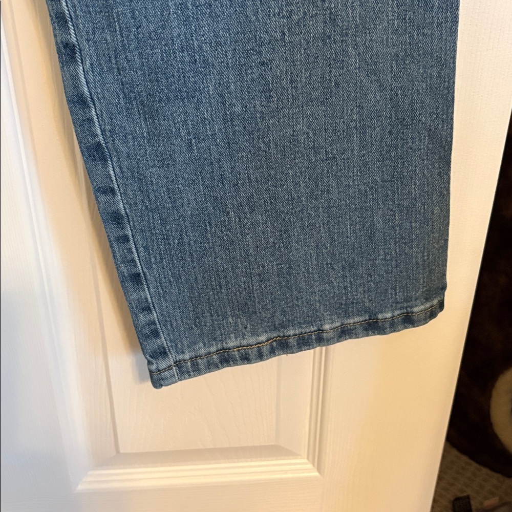 Men’s Wrangler Relaxed Fit Jeans 38x32 - Picture 3 of 7